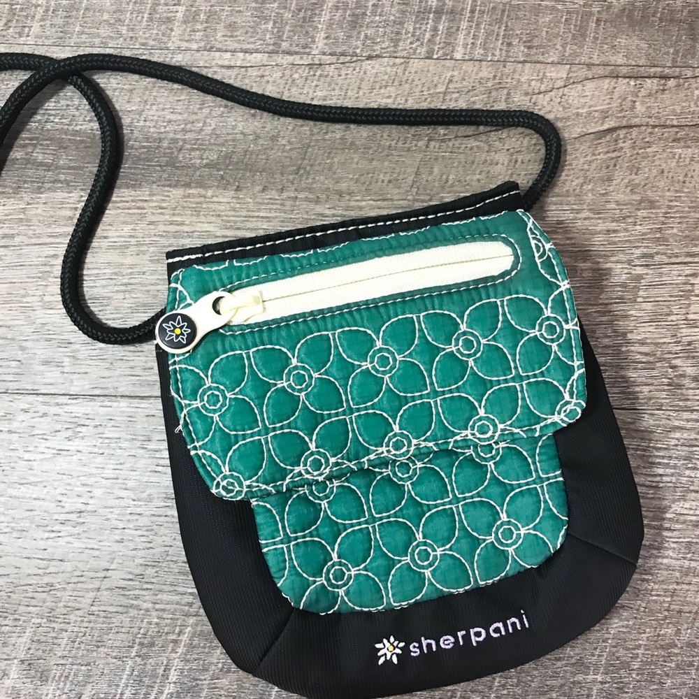 Sherpani Teal and Black Quilted Crossbody Bag